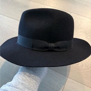 Uniqlo Elegant Black Wide-Brim Hat